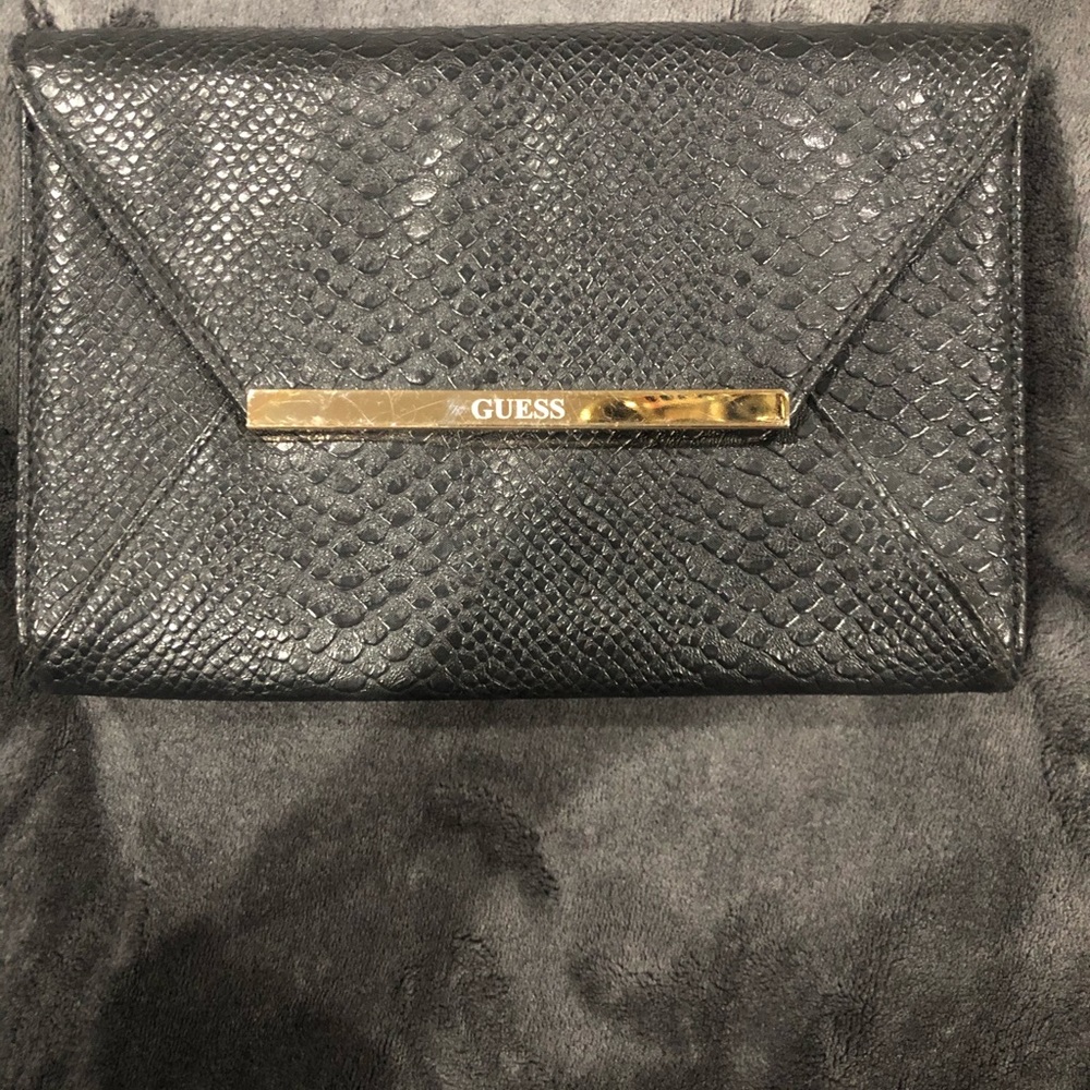 Guess Clutch Snake textured!
